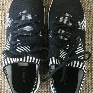 IDEOLOGY SNEAKERS~Woman’s Size 9.5~Black & White Fabric Slip-In with Laces *NEW*